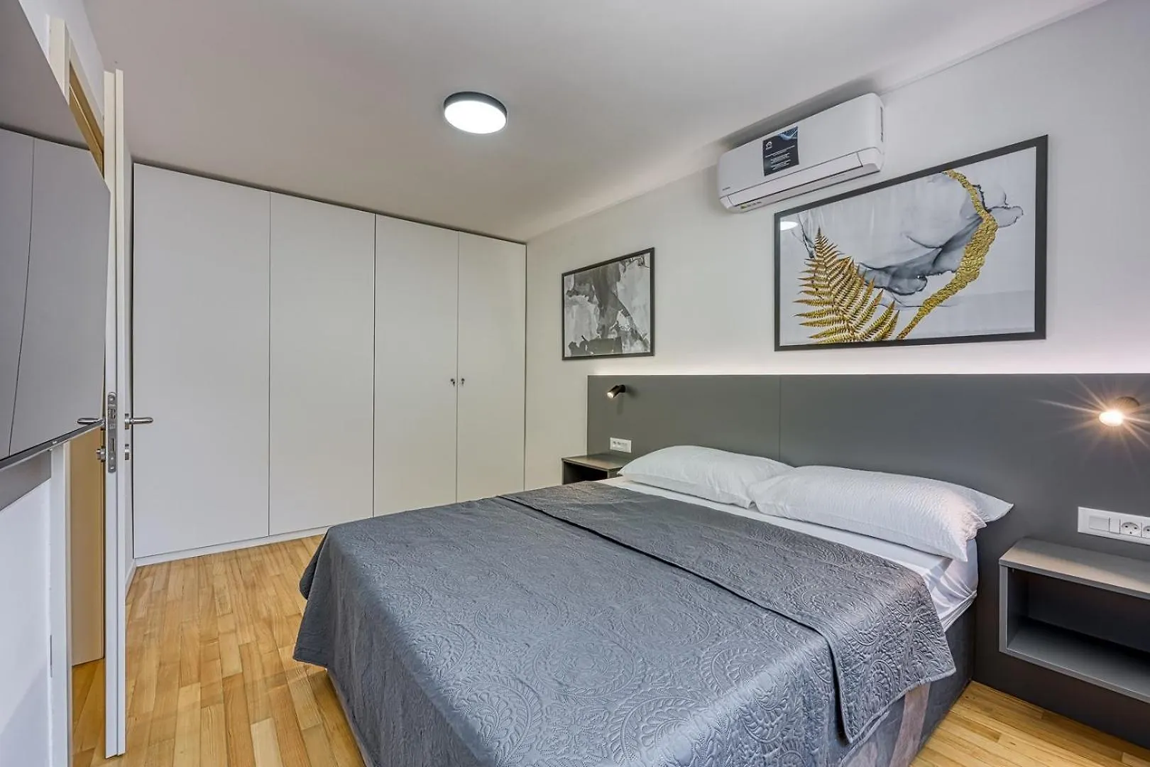 Breeze Holiday Home - Sea View Premantura Croatia