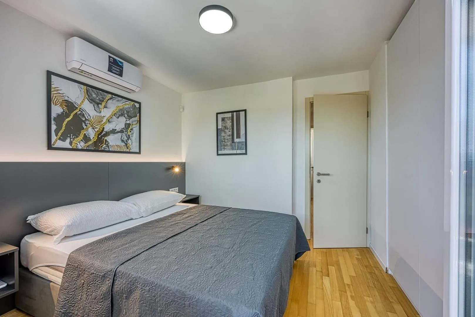Villa Breeze Holiday Home - Sea View Premantura
