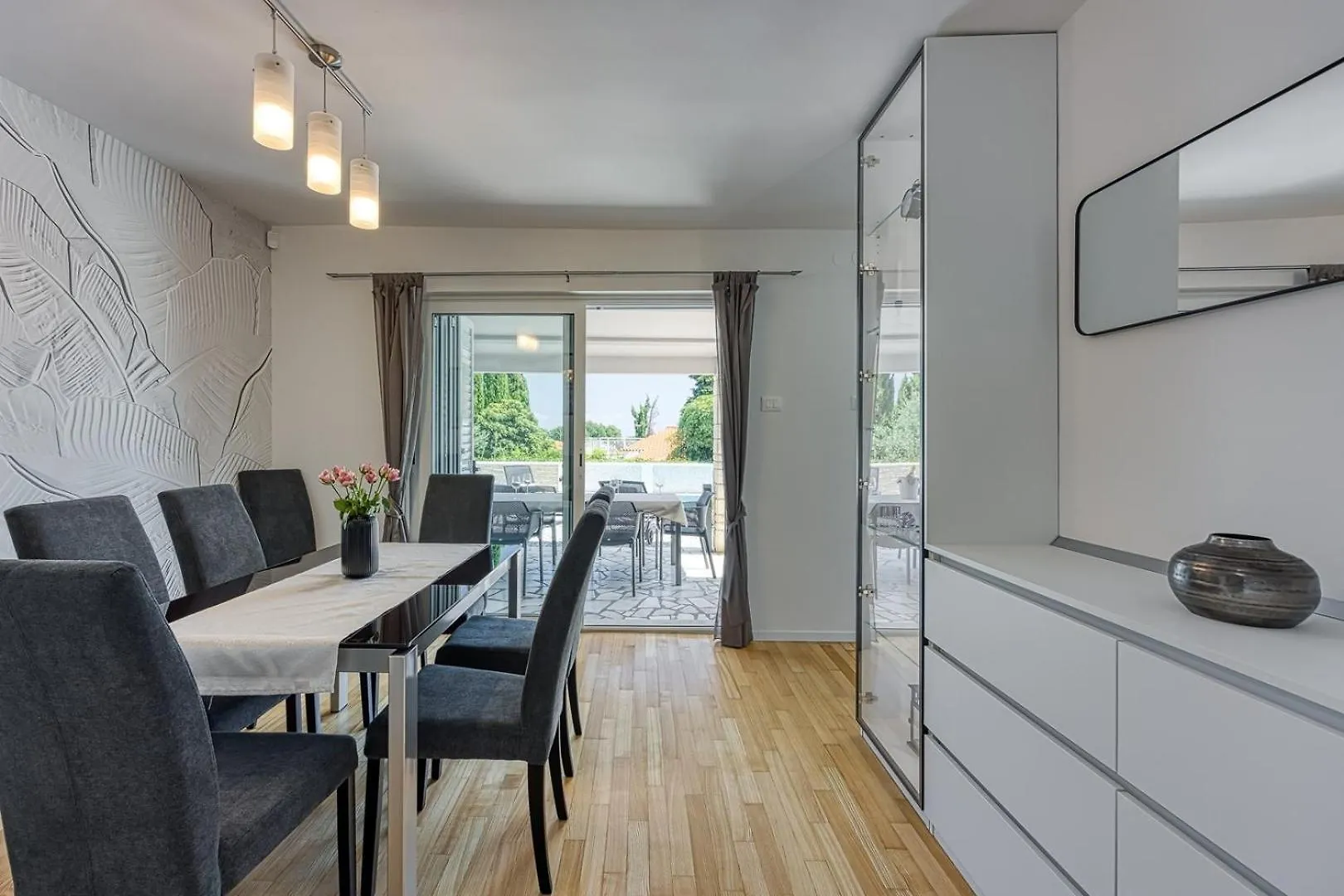 Breeze Holiday Home - Sea View Premantura Villa