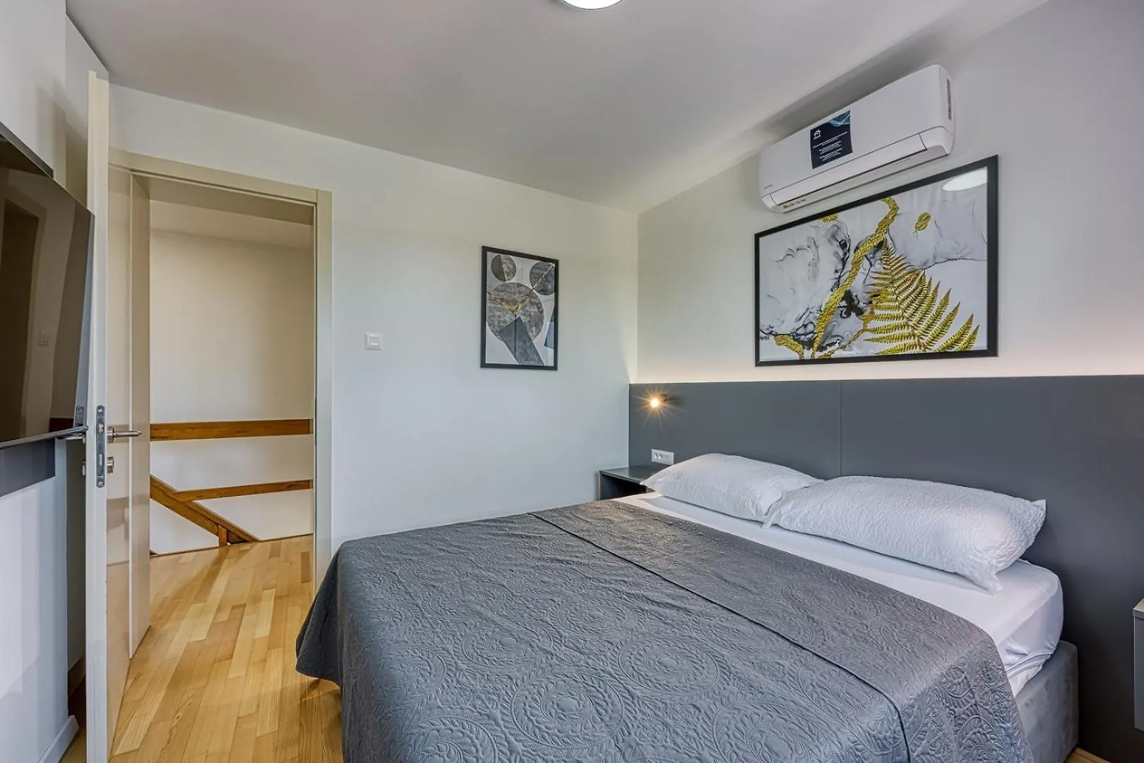 Breeze Holiday Home - Sea View Premantura Croatia