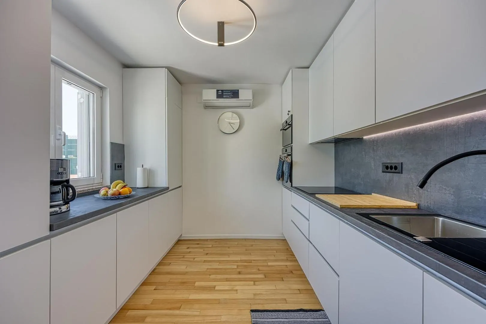 Villa Breeze Holiday Home - Sea View Premantura