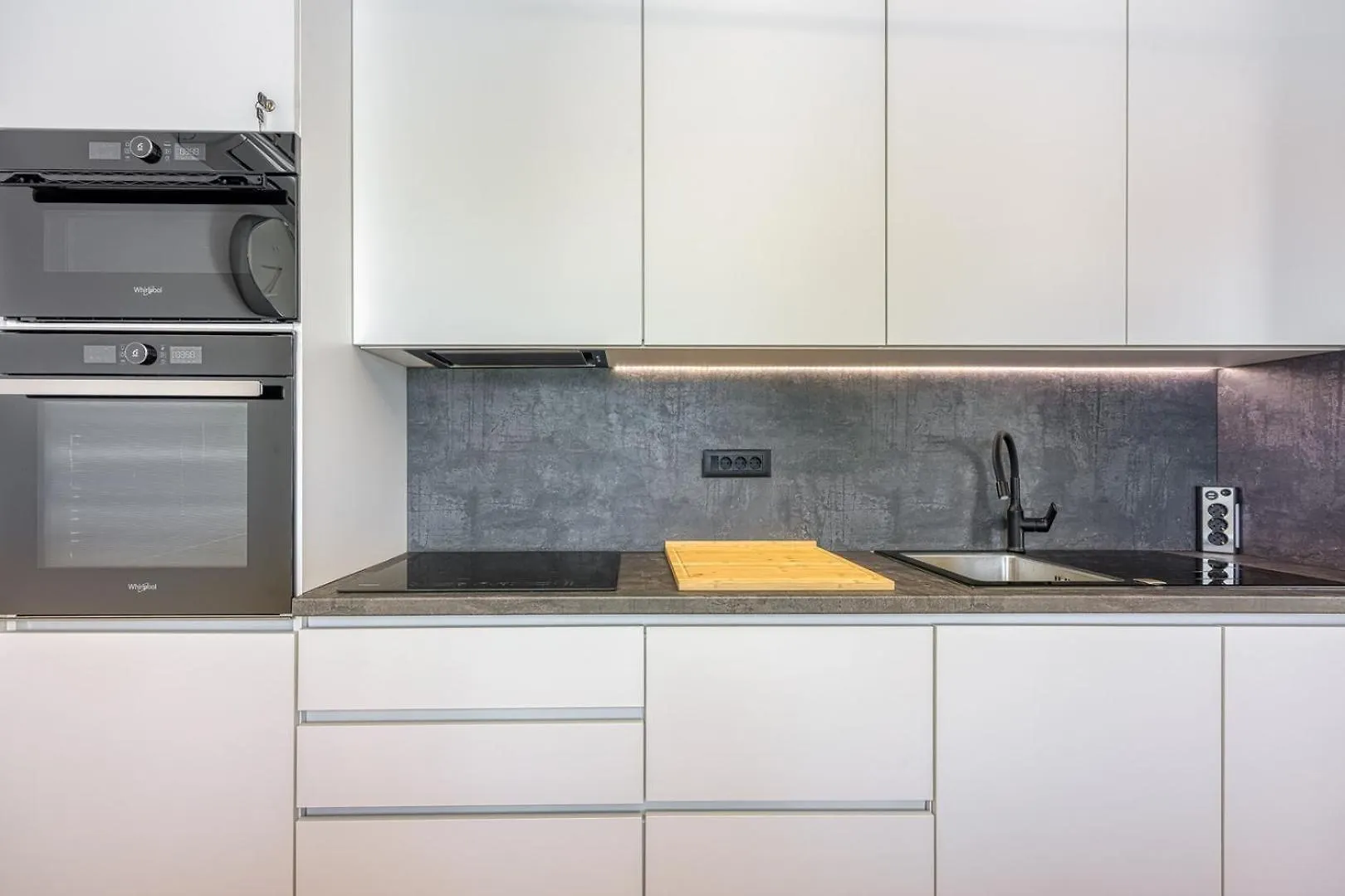 Villa Breeze Holiday Home - Sea View Premantura