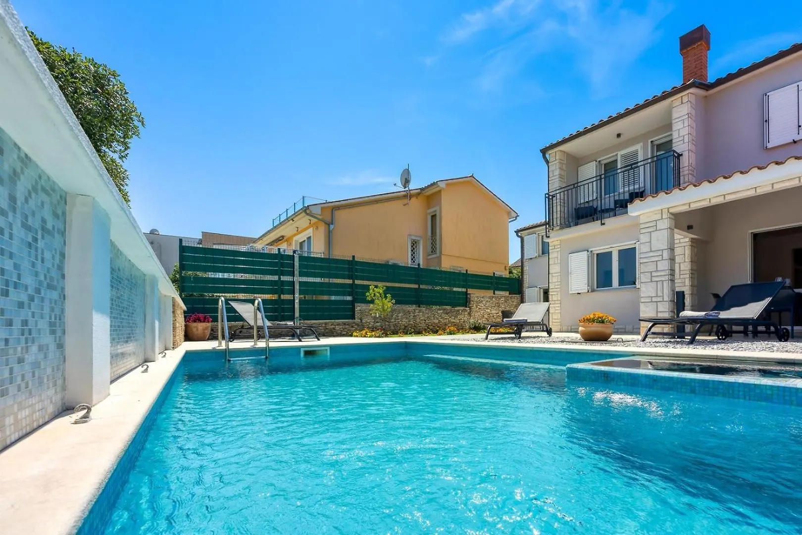 Breeze Holiday Home - Sea View Premantura 0*,  Croatia