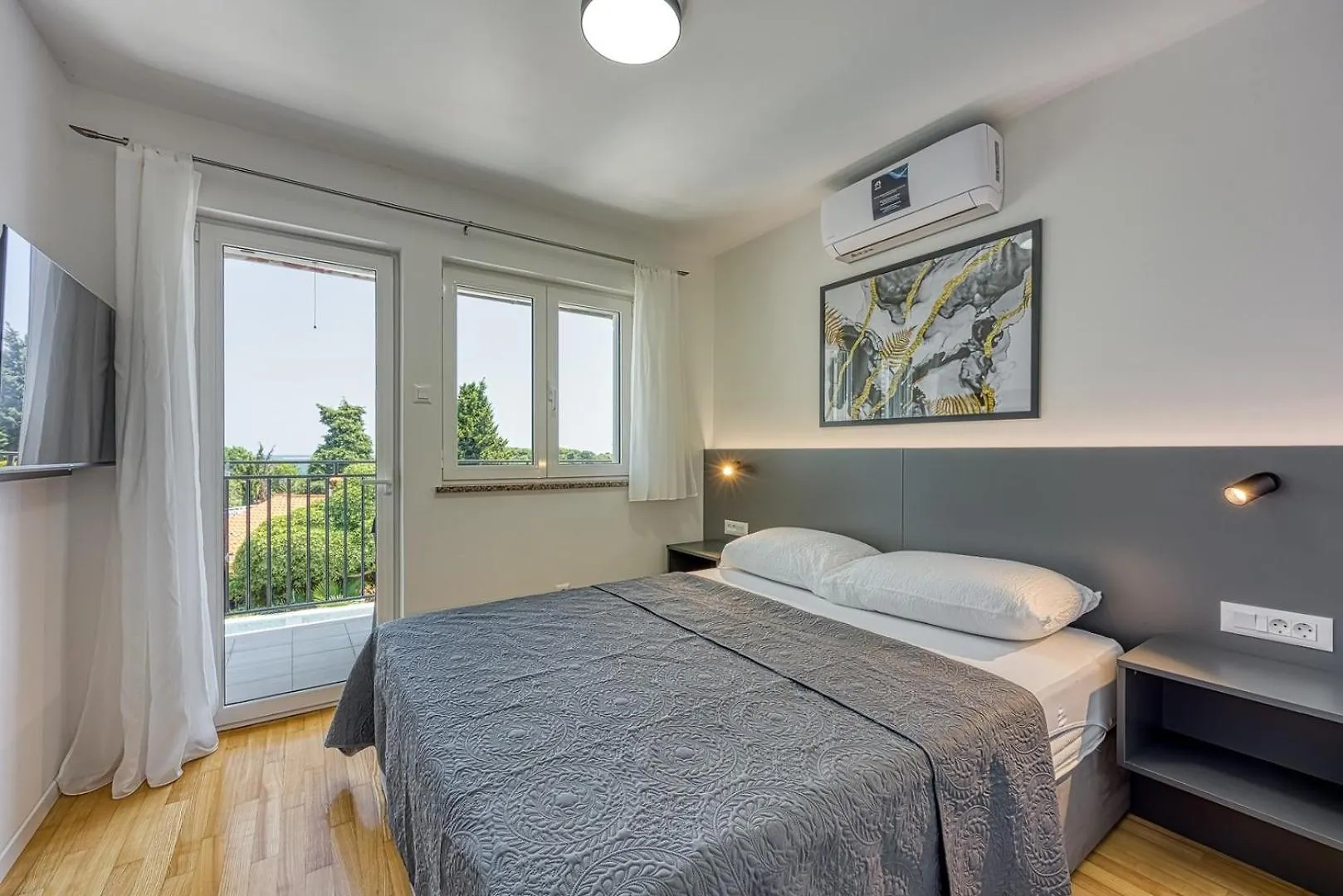 Breeze Holiday Home - Sea View Premantura Croatia