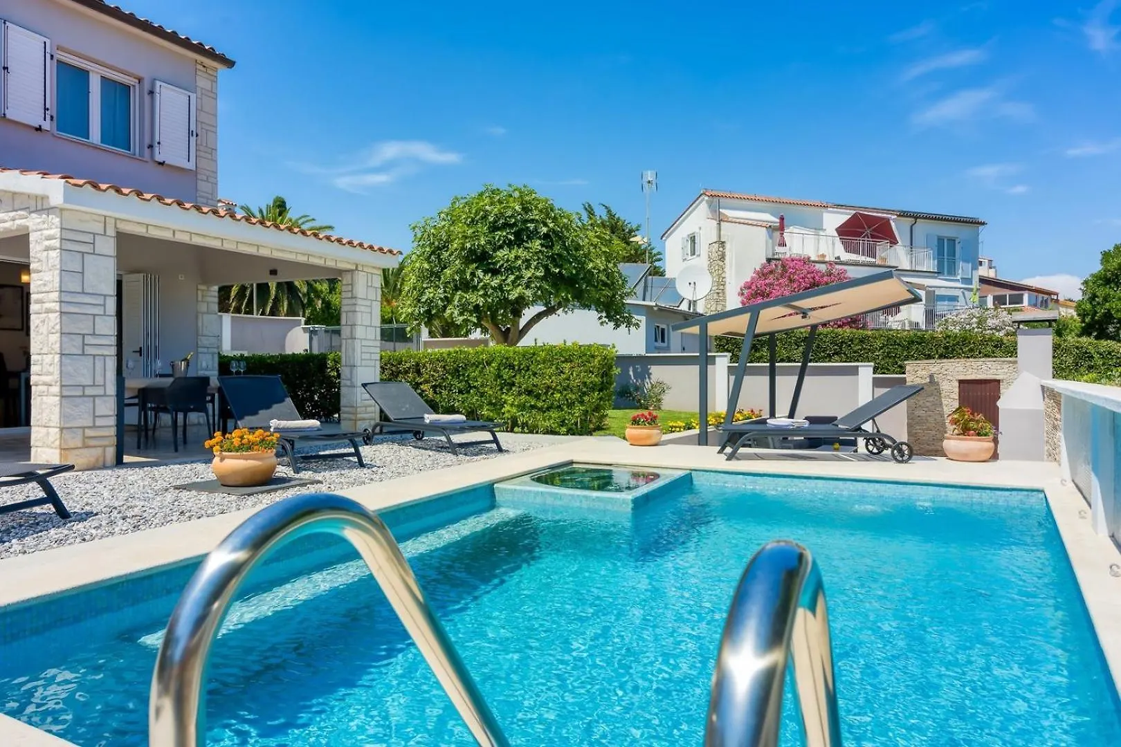 Breeze Holiday Home - Sea View Premantura Villa