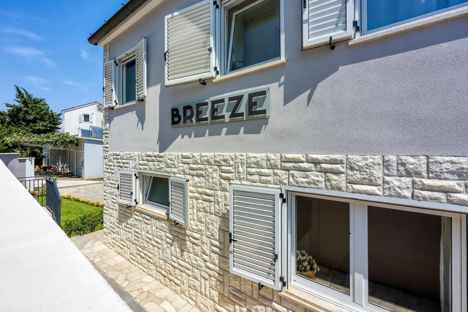 Villa Breeze Holiday Home - Sea View Premantura